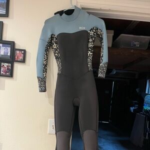 Roxy Black and Blue Wetsuit